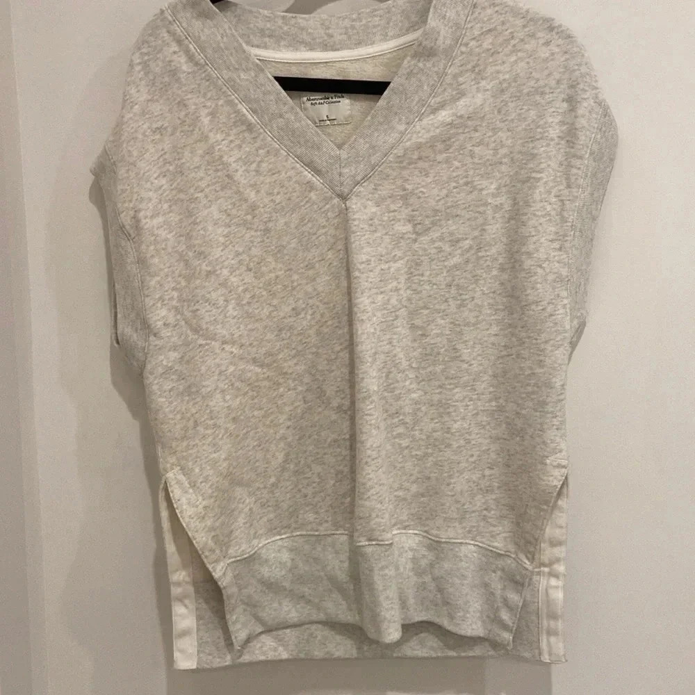 Abercrombie & Fitch Women's Grey Sweater Vest